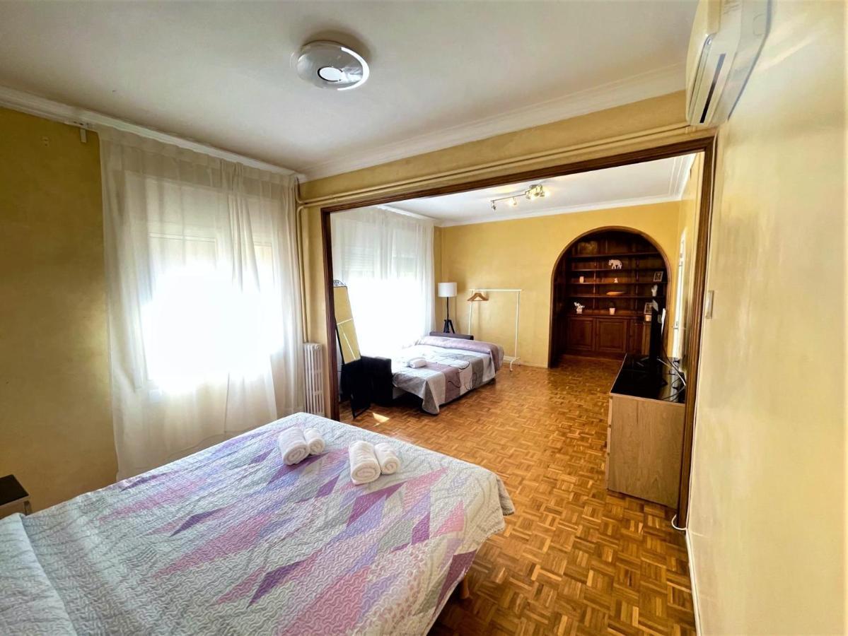 Villarroel Habitaciones Barcelona Exteriör bild